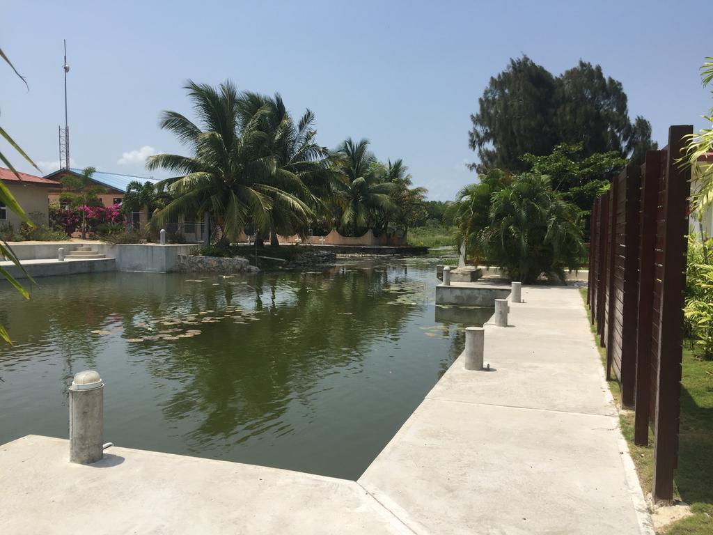 Royale Manor Vila Corozal Exterior foto