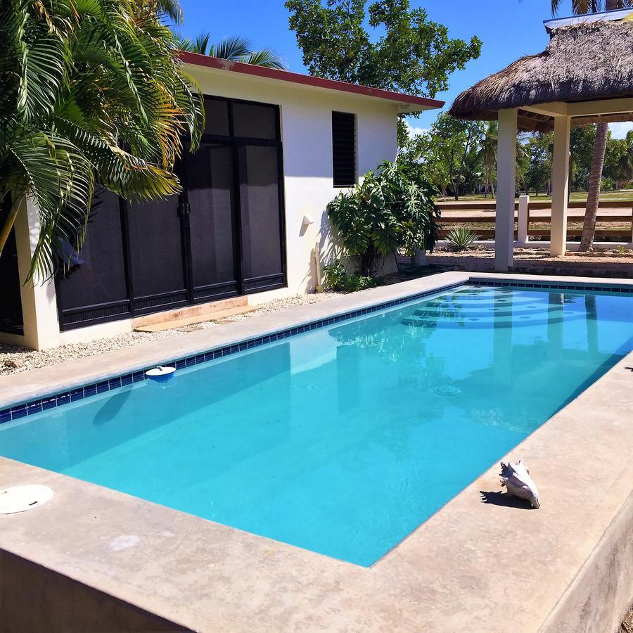 Royale Manor Vila Corozal Exterior foto