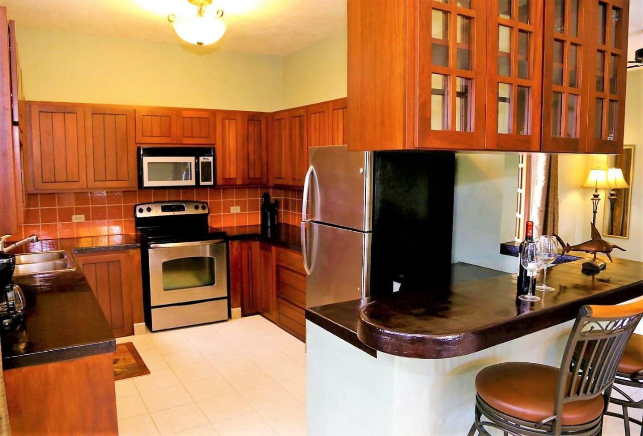 Royale Manor Vila Corozal Exterior foto