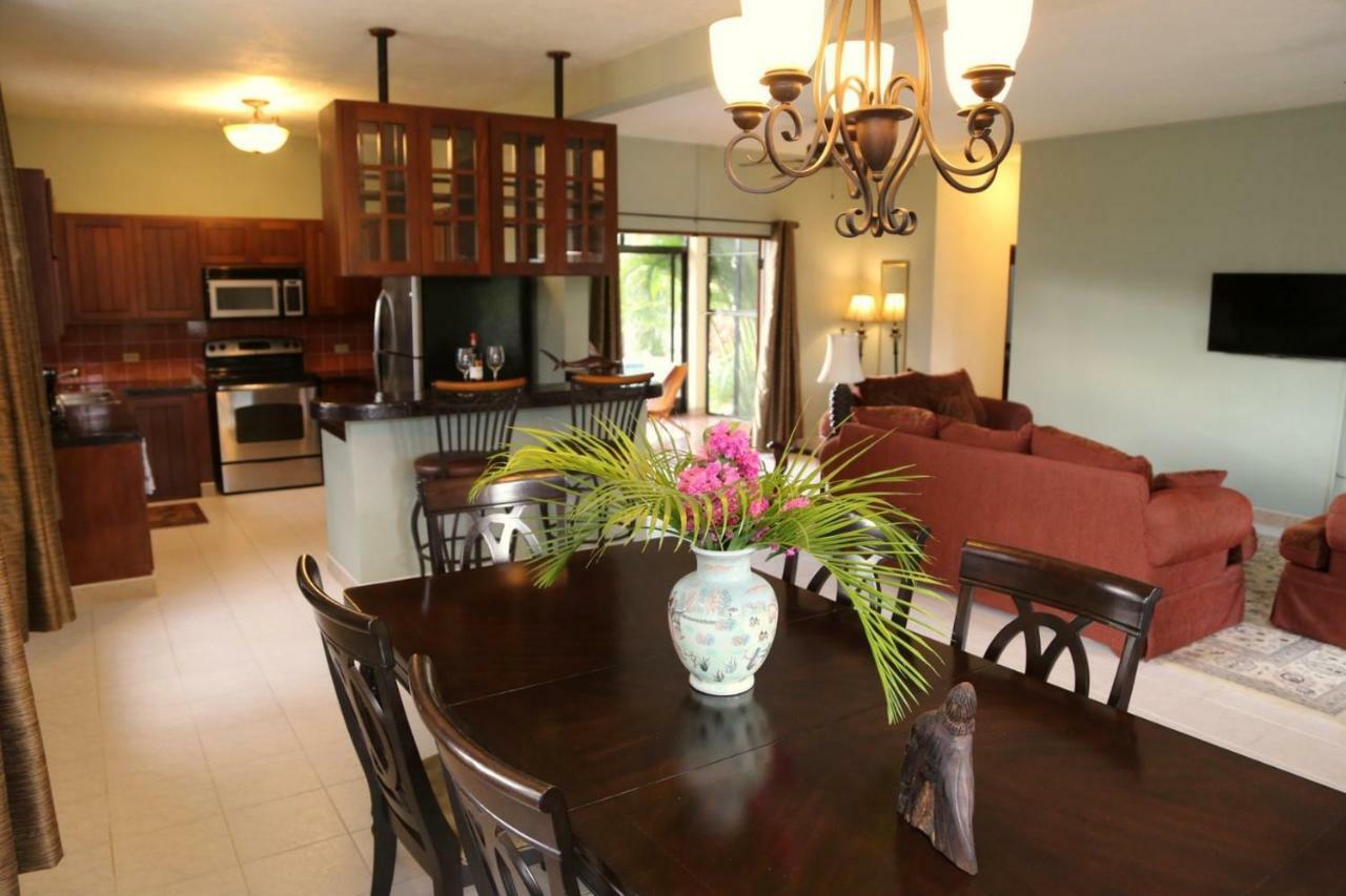 Royale Manor Vila Corozal Exterior foto